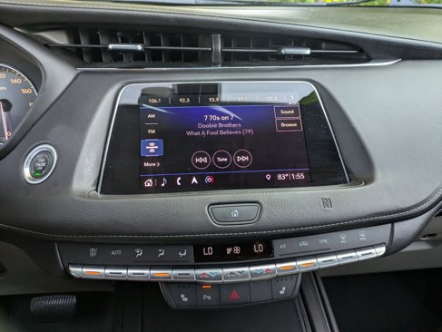 Used 2019 Cadillac XT4 Luxury w/ Cold Weather Package image 14