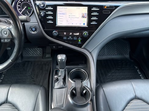 Used 2018 Toyota Camry SE w/ Moonroof Package image 19