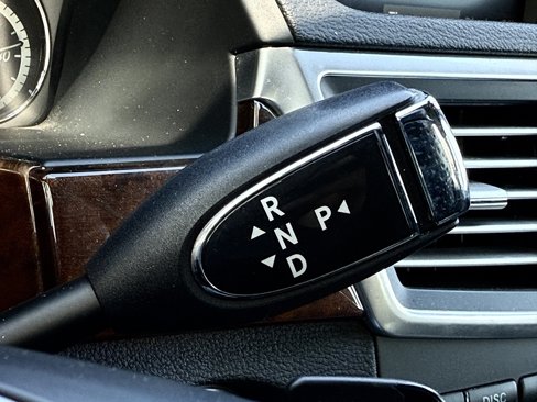 Used 2012 Mercedes-Benz E 350 4MATIC Sedan image 29