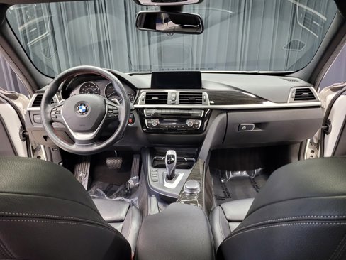 Used 2017 BMW 330i xDrive Sedan image 19