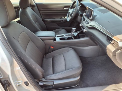 Used 2024 Nissan Altima 2.5 SV image 10
