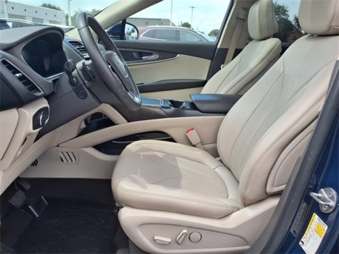 Used 2020 Lincoln Nautilus Reserve image 5