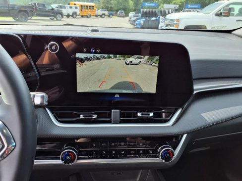 Used 2025 Chevrolet Equinox LT w/ Convenience Package II image 23