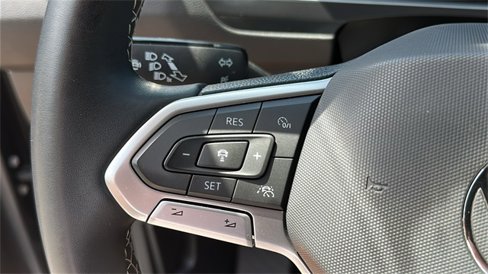 Used 2022 Volkswagen Tiguan SE image 13