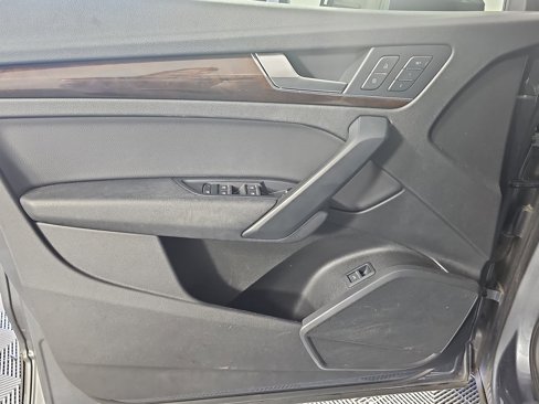 Used 2018 Audi Q5 2.0T Premium Plus image 11