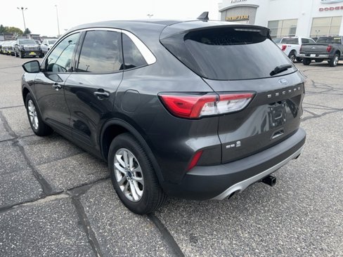 Used 2020 Ford Escape SE image 8