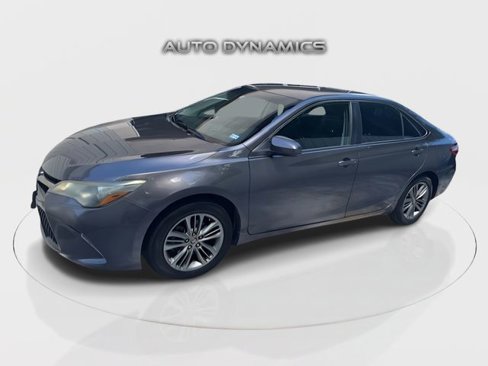 Used 2015 Toyota Camry SE image 1