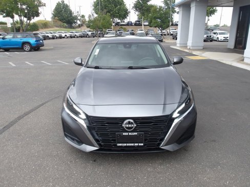 Used 2023 Nissan Altima 2.5 SV image 3