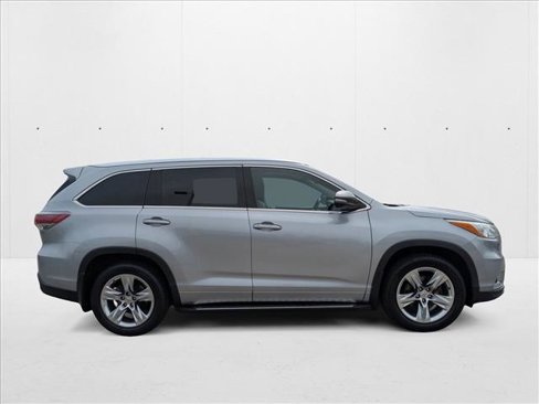 Used 2015 Toyota Highlander Limited image 25