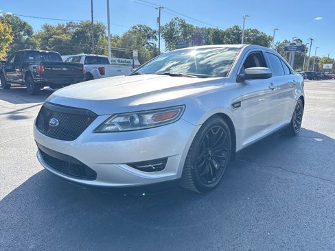 Used 2010 Ford Taurus SHO image 2