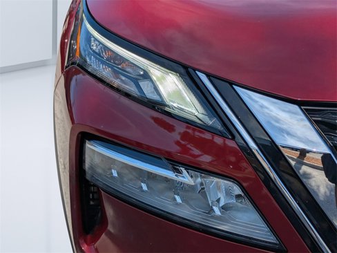 Used 2023 Nissan Rogue SV image 9