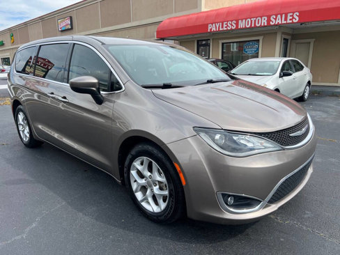 Used 2017 Chrysler Pacifica Touring Plus w/ Tire & Wheel Group image 1