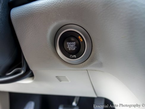 Used 2023 Chrysler Voyager LX image 22