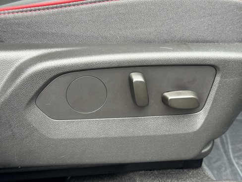 Used 2023 Buick Envision Essence w/ Sport Touring Package image 25