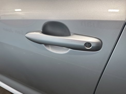 Used 2022 Toyota Corolla L image 13