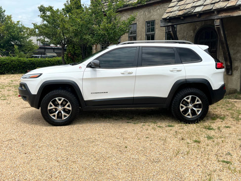 Used 2018 Jeep Cherokee Trailhawk w/ Quick Order Package 27L image 4
