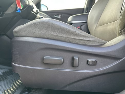 Used 2015 Hyundai Tucson SE image 24