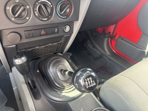 Used 2010 Jeep Wrangler Unlimited Sport image 20