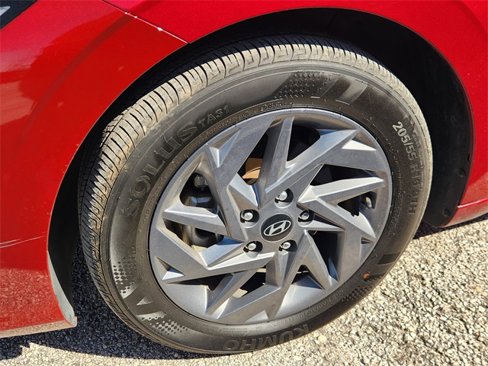Used 2024 Hyundai Elantra SEL image 10