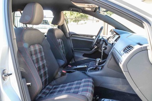 Used 2015 Volkswagen GTI SE image 18