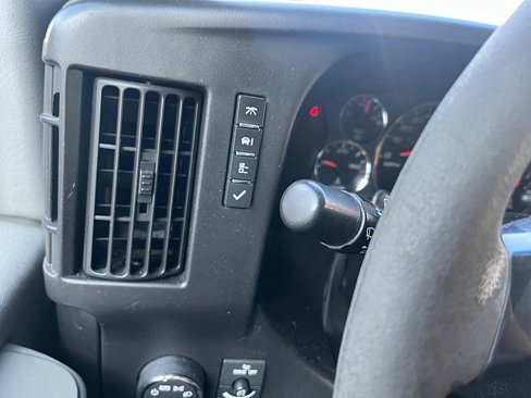 Used 2012 Chevrolet Express 2500 image 27