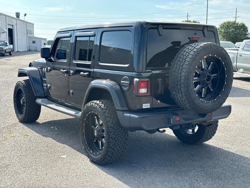 Used 2018 Jeep Wrangler Unlimited Sahara image 5