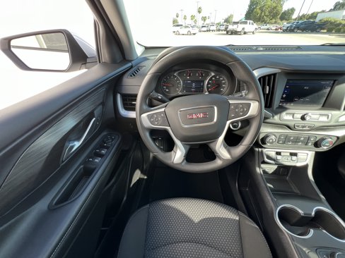 Used 2024 GMC Terrain SLE image 15