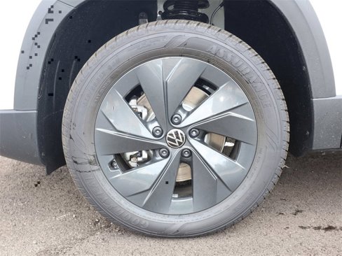 New 2025 Volkswagen Taos S image 10