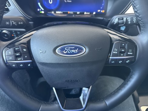 Used 2022 Ford Escape Titanium w/ Class II Trailer Tow Package image 33