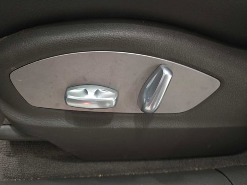 Used 2017 Porsche Macan image 21