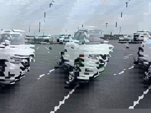 Used 2020 Nissan Rogue S image 6