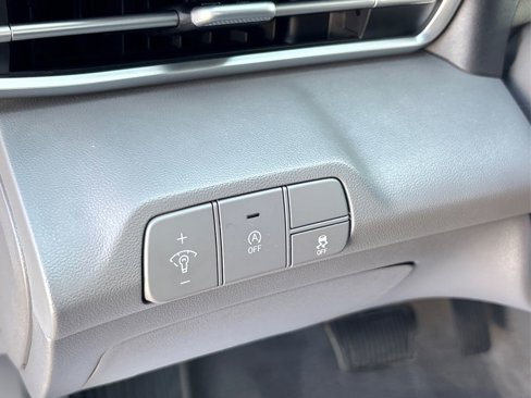 Certified 2024 Hyundai Elantra SE image 33