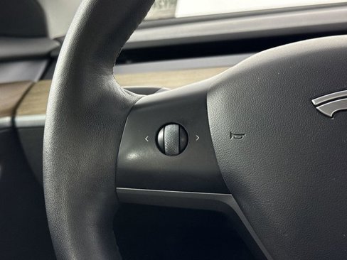 Used 2021 Tesla Model 3 Standard Range Plus image 31