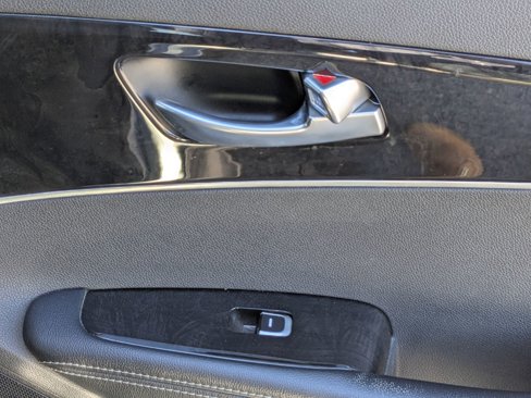 Used 2016 Kia Sorento EX image 33