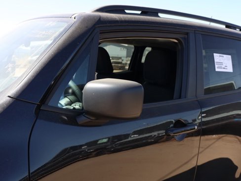 New 2023 Jeep Renegade Latitude w/ Sun & Fun Group image 12