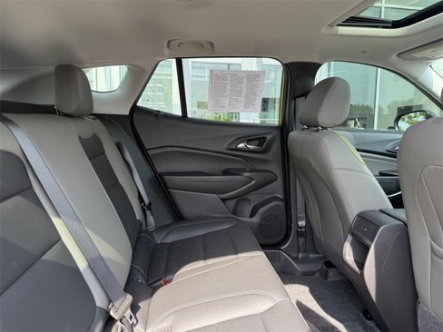 Used 2024 Chevrolet Trax ACTIV w/ Sunroof Package image 10