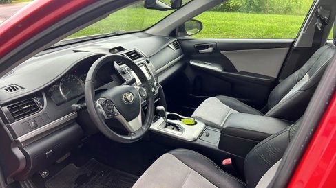 Used 2012 Toyota Camry XLE image 11