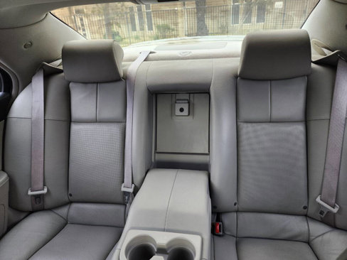 Used 2006 Cadillac STS w/ Preferred Equipment Group image 38