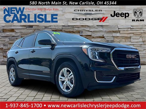 Used 2024 GMC Terrain SLE image 1