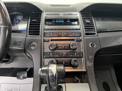 Used 2010 Ford Taurus Limited image 12