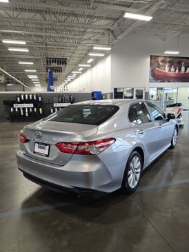 Used 2019 Toyota Camry L image 6