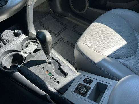 Used 2010 Toyota RAV4 Limited image 14