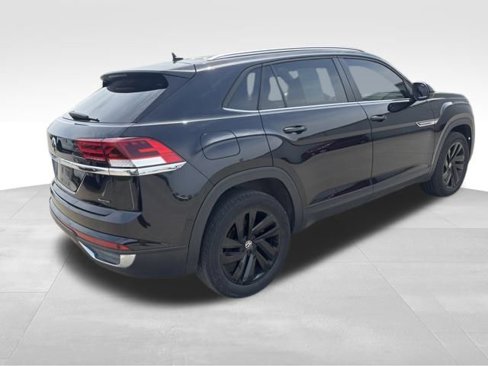 Used 2023 Volkswagen Atlas Cross Sport SE w/ Black Wheel Package image 5