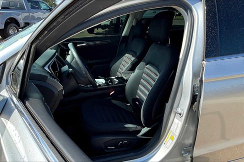 Used 2015 Ford Fusion SE image 7