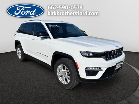Used 2023 Jeep Grand Cherokee Limited w/ Luxury Tech Group II image 4