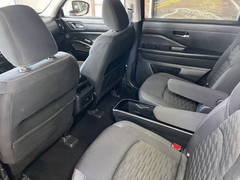 Used 2022 Nissan Pathfinder SV w/ SV Premium Package image 43
