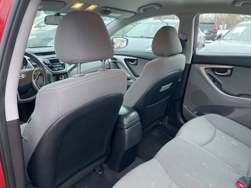 Used 2015 Hyundai Elantra SE image 17