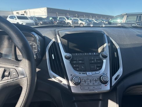 Used 2015 GMC Terrain SLE image 16