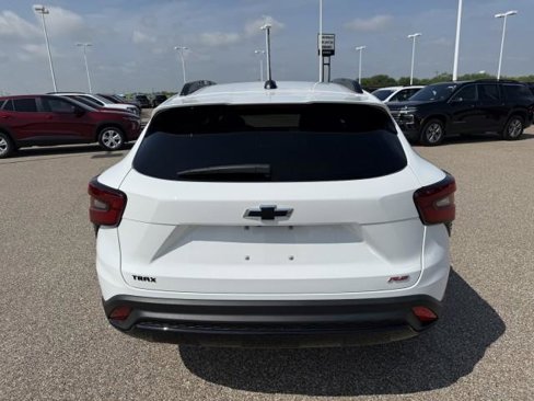 New 2025 Chevrolet Trax RS image 7
