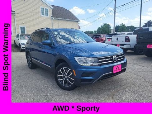 Used 2020 Volkswagen Tiguan SE image 1